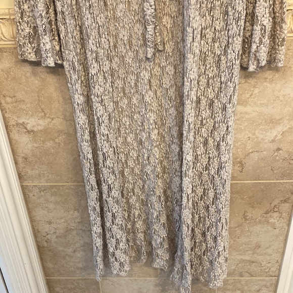 Cabi Tan Lace Duster - Picture 2 of 7